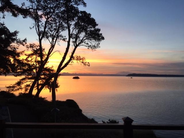 Puget Sound Chic Romantic Cottage With Private Beach Access & Gated Entry Port Ludlow Eksteriør bilde