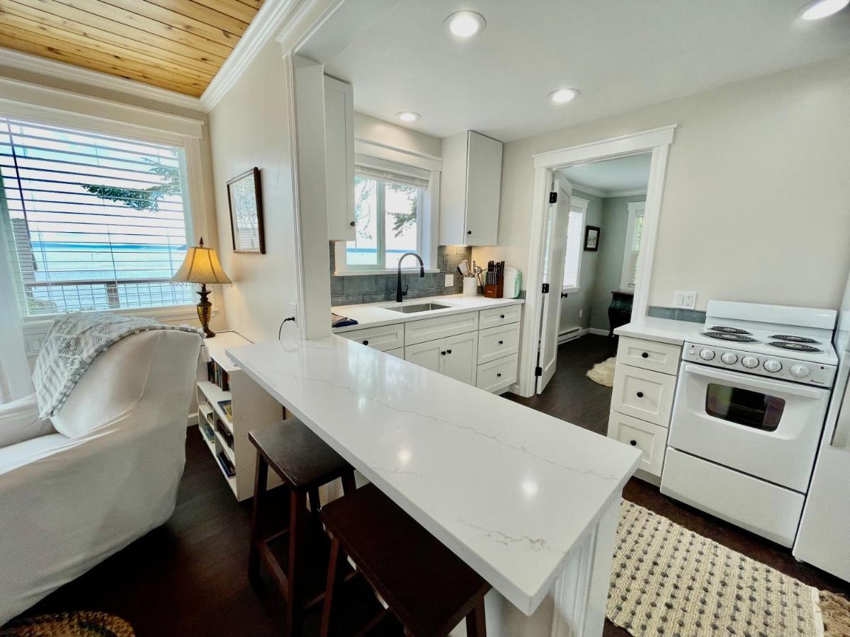 Puget Sound Chic Romantic Cottage With Private Beach Access & Gated Entry Port Ludlow Eksteriør bilde